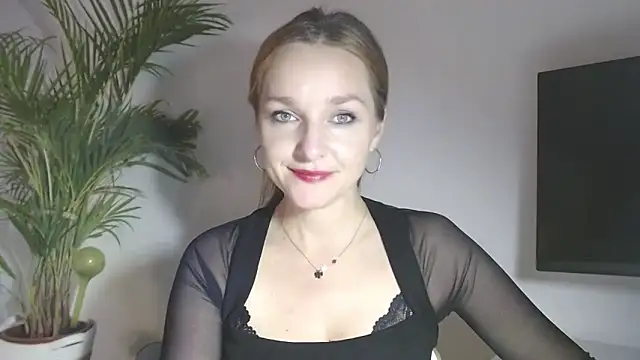 AliciaDesire online show from December 16, 6:24 pm