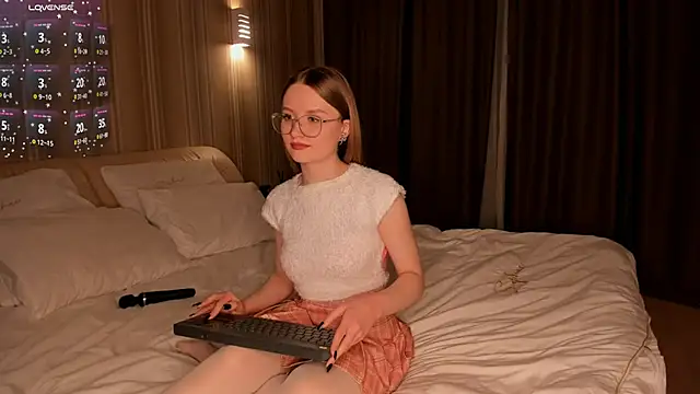 Snapshot of IsabellaTorrance chatting on January 24, 4:17 pm IsabellaTorrance online show from January 24, 4:17 pm