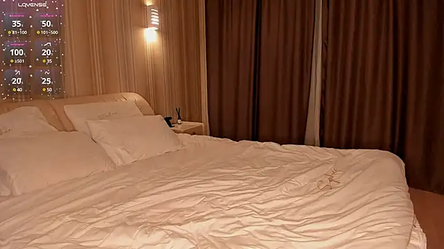 Snapshot of IsabellaTorrance chatting on January 24, 7:18 pm IsabellaTorrance online show from January 24, 7:18 pm