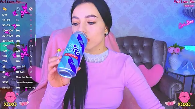 KitnissKiss online show from March 12, 8:15 pm