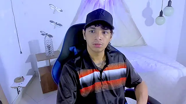 Snapshot of Brand_habes chatting on November 8, 2:50 pm Brand habes online show from November 8, 2:50 pm