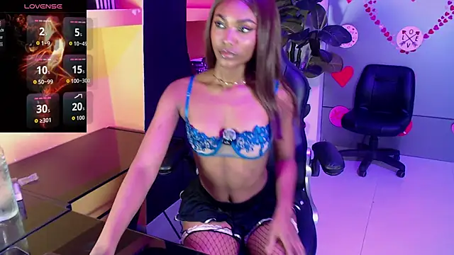 Snapshot of NatazhaQueen chatting on February 13, 4:30 am NatazhaQueen online show from February 13, 4:30 am