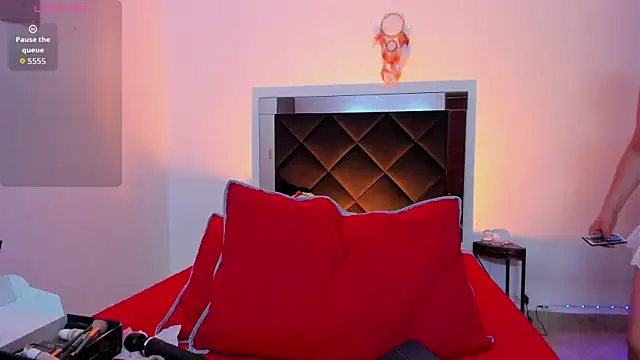 Sofia Walke1 online show from April 6, 8:10 pm