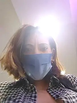 Snapshot of Lunababymylove chatting on December 8, 12:18 am Lunababymylove online show from December 8, 12:18 am