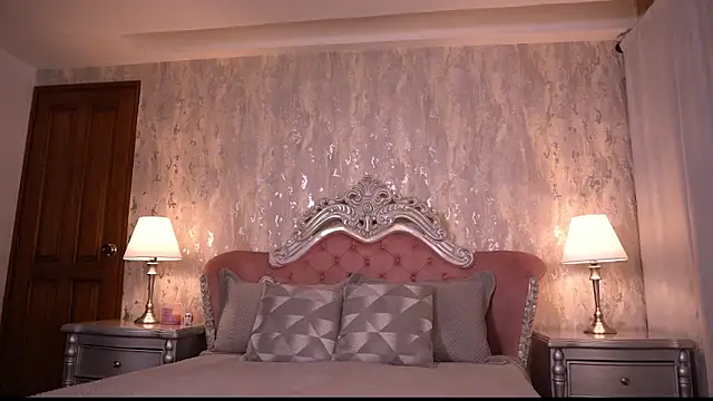 Snapshot of AngelineConnor chatting on November 1, 11:07 pm AngelineConnor online show from November 1, 11:07 pm