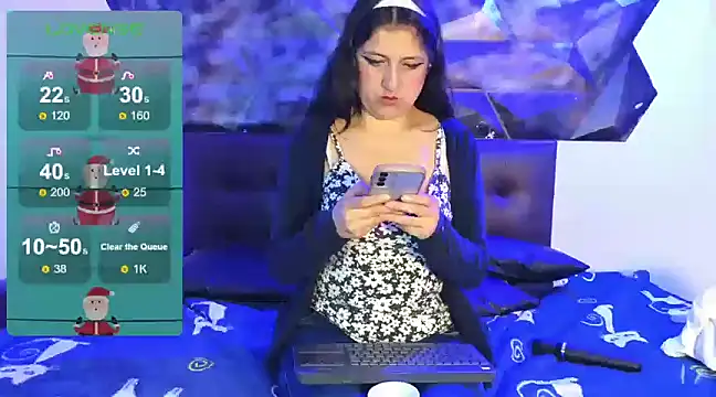 Snapshot of dakota_guirl chatting on December 18, 10:08 am dakota guirl online show from December 18, 10:08 am