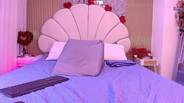 nata luna online show from February 5, 7:18 pm