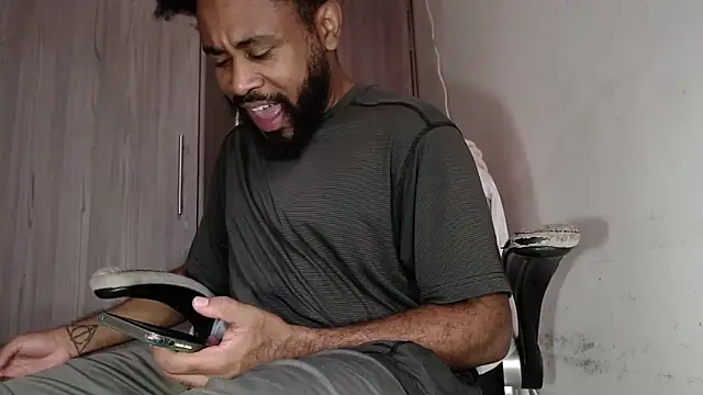 KaelMoreau online show from March 11, 4:29 pm