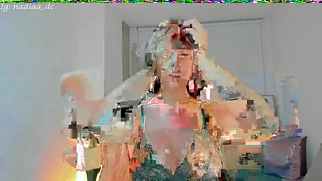 Nadiaa  online show from January 13, 4:07 am