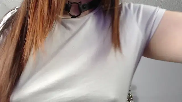 Snapshot of Miiaa_wallace chatting on December 23, 9:08 pm Miiaa wallace online show from December 23, 9:08 pm