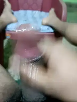 Snapshot of hornycharlie04 chatting on January 13, 1:17 pm hornycharlie04 online show from January 13, 1:17 pm