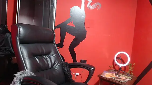 KLOE PIELL online show from December 2, 8:26 pm