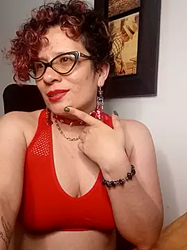 Snapshot of Daneshka_naughty chatting on December 11, 5:43 am Daneshka naughty online show from December 11, 5:43 am