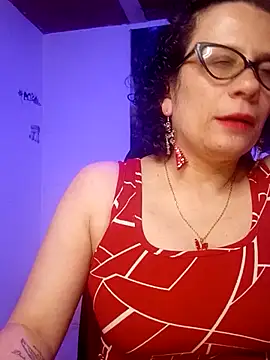 Snapshot of Daneshka_naughty chatting on October 3, 11:57 pm Daneshka naughty online show from October 3, 11:57 pm