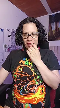 Snapshot of Daneshka_naughty chatting on November 26, 1:28 am Daneshka naughty online show from November 26, 1:28 am