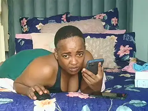 Snapshot of Amberbela chatting on December 9, 2:49 pm Amberbela online show from December 9, 2:49 pm