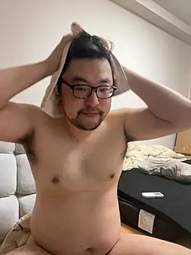 Snapshot of yuuki198912 chatting on October 30, 9:00 am yuuki198912 online show from October 30, 9:00 am