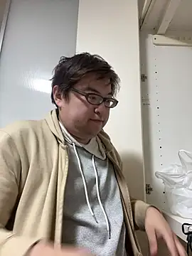 Snapshot of yuuki198912 chatting on March 24, 4:45 pm yuuki198912 online show from March 24, 4:45 pm