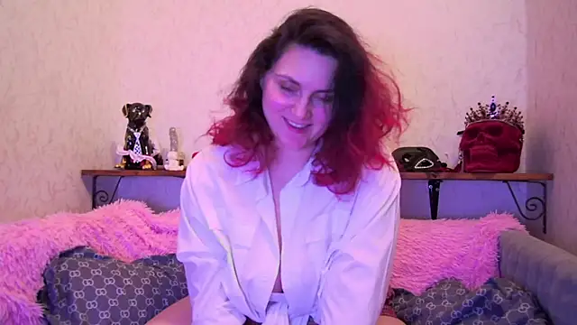 Snapshot of Cute_Carla chatting on March 7, 1:20 am Cute Carla online show from March 7, 1:20 am