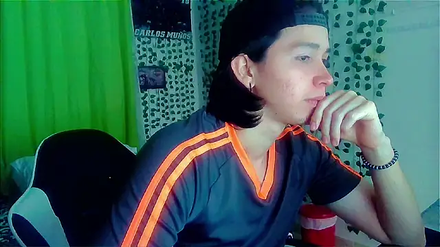 Snapshot of Andy_gray chatting on June 18, 2:54 pm Andy gray online show from June 18, 2:54 pm