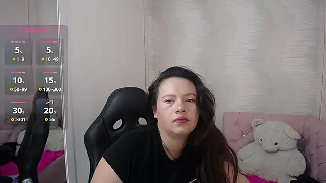 Snapshot of lauraguzman chatting on September 24, 3:21 am lauraguzman online show from September 24, 3:21 am