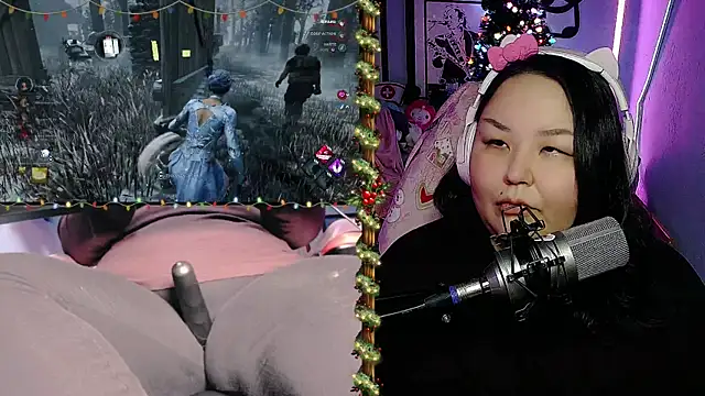 Snapshot of EmGreens chatting on December 25, 7:35 am EmGreens online show from December 25, 7:35 am