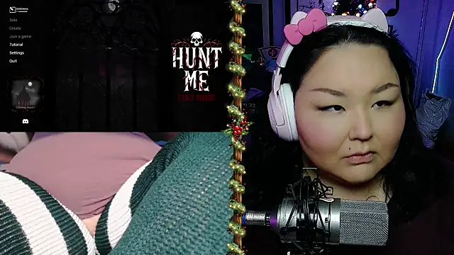 Snapshot of EmGreens chatting on December 28, 4:30 am EmGreens online show from December 28, 4:30 am