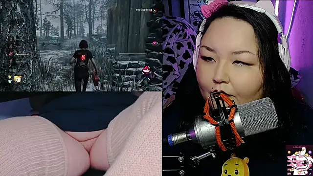 Snapshot of EmGreens chatting on February 9, 7:27 am EmGreens online show from February 9, 7:27 am