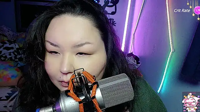 Snapshot of EmGreens chatting on February 10, 8:31 am EmGreens online show from February 10, 8:31 am