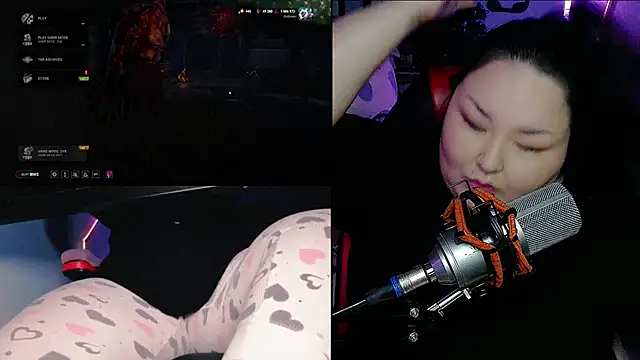 Snapshot of EmGreens chatting on February 11, 3:18 am EmGreens online show from February 11, 3:18 am