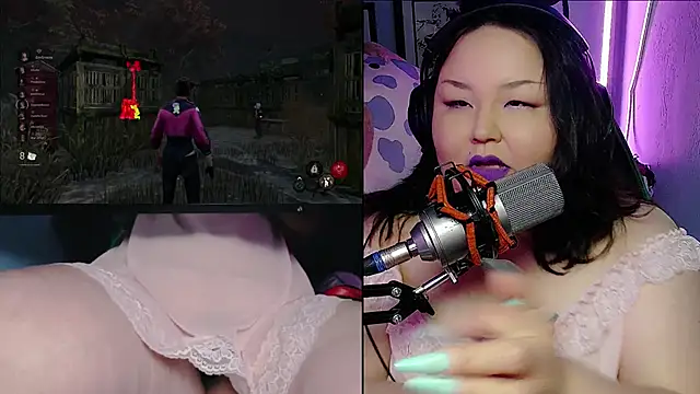 Snapshot of EmGreens chatting on February 15, 4:58 am EmGreens online show from February 15, 4:58 am