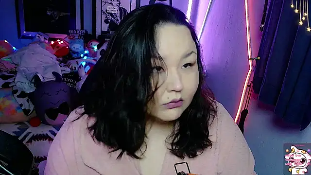 Snapshot of EmGreens chatting on February 22, 4:18 am EmGreens online show from February 22, 4:18 am