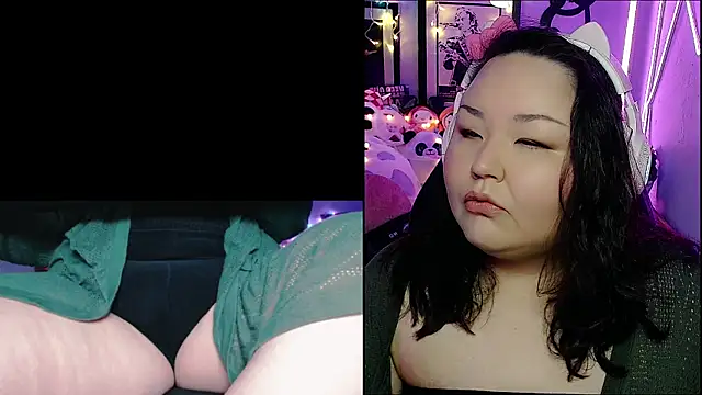 Snapshot of EmGreens chatting on February 28, 3:48 am EmGreens online show from February 28, 3:48 am