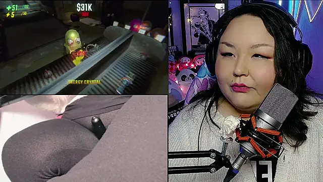 Snapshot of EmGreens chatting on March 8, 6:21 am EmGreens online show from March 8, 6:21 am