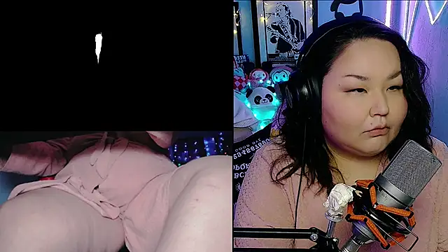 Snapshot of EmGreens chatting on March 9, 8:40 am EmGreens online show from March 9, 8:40 am