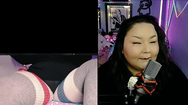 Snapshot of EmGreens chatting on March 14, 11:43 pm EmGreens online show from March 14, 11:43 pm