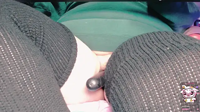 Snapshot of EmGreens chatting on March 16, 6:53 am EmGreens online show from March 16, 6:53 am