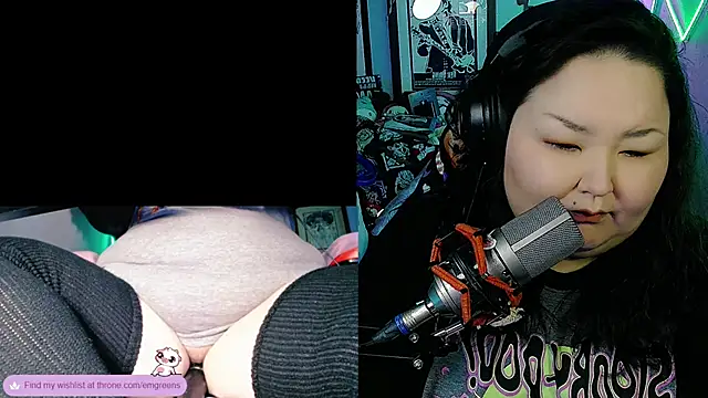 Snapshot of EmGreens chatting on October 25, 3:25 am EmGreens online show from October 25, 3:25 am