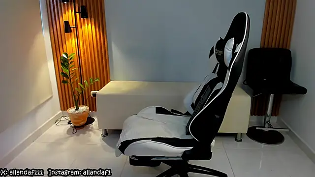 dafboy1 online show from January 28, 4:19 pm