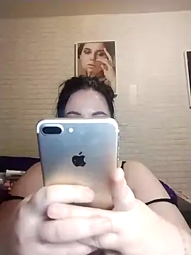 AdelinaJude online show from February 1, 2:56 pm