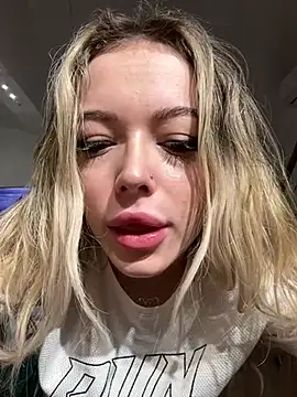 KylieJoyce online show from January 8, 12:06 am