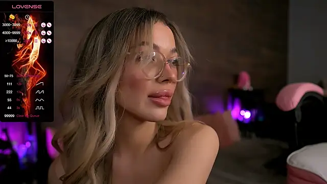 KylieJoyce online show from February 24, 2:40 am