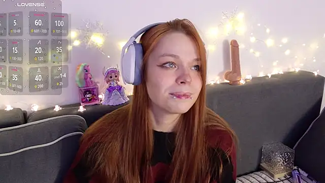 Snapshot of ValBae chatting on January 9, 9:49 pm ValBae online show from January 9, 9:49 pm