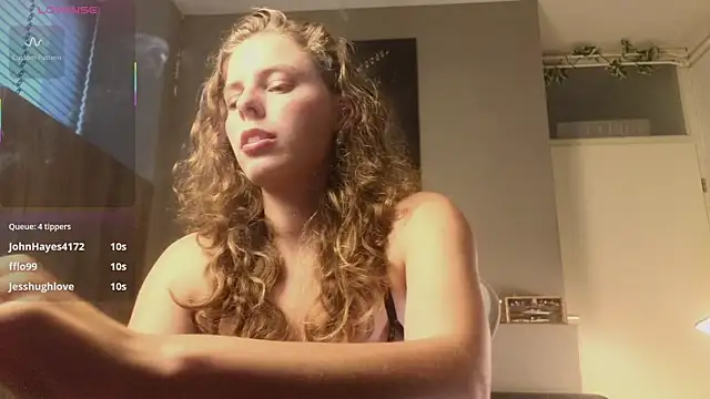 Snapshot of AyreenMoore chatting on July 5, 5:53 pm AyreenMoore online show from July 5, 5:53 pm