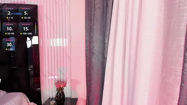 ailynBlaze online show from April 7, 6:47 am