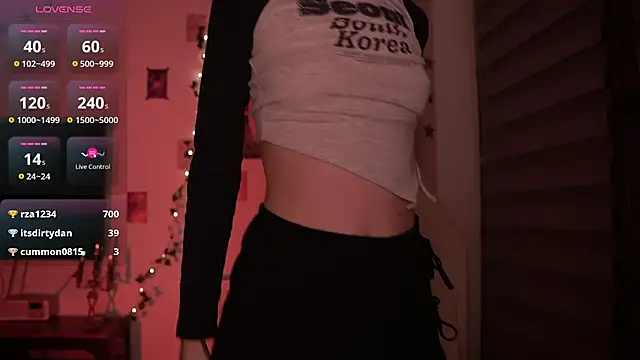 juliapie online show from December 8, 5:18 am