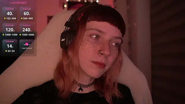 juliapie online show from December 9, 4:12 am