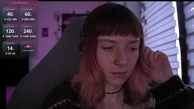 juliapie online show from March 14, 6:21 am