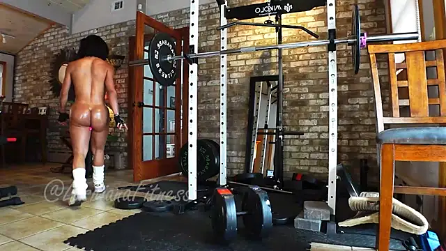 Snapshot of LushianaFitness chatting on January 29, 7:00 pm LushianaFitness online show from January 29, 7:00 pm