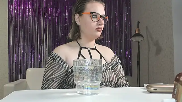 Seductive She Wolf online show from February 14, 2:39 am